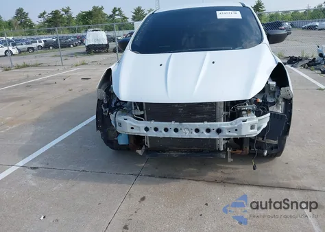 2015 Ford Escape S z USA, uszkodzony, nr VIN 1FMCU0F71FUB71374